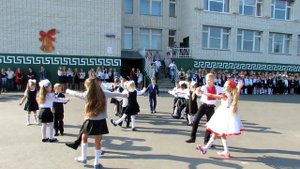 лучший Флешмоб первоклашек. 1 сентября школа №3