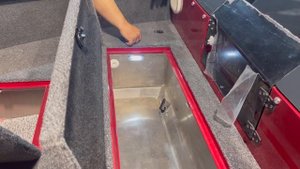 Горячий пирожок Windboat 4.6 DCX