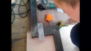 Лестница своими руками, ломаный косоур. Изготовление.