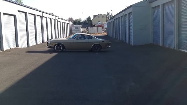 72 Volvo P1800 startup, reverse, drive off смотреть онлайн