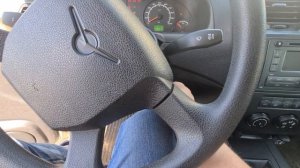 УАЗ патриот 2014, не заводится авто, гаснет правая часть панели.