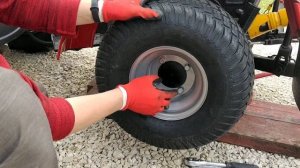 Трактор МТЗ Беларус 112Н-01. Летняя резина на мини тоактор.Тестируем работу косилки травы