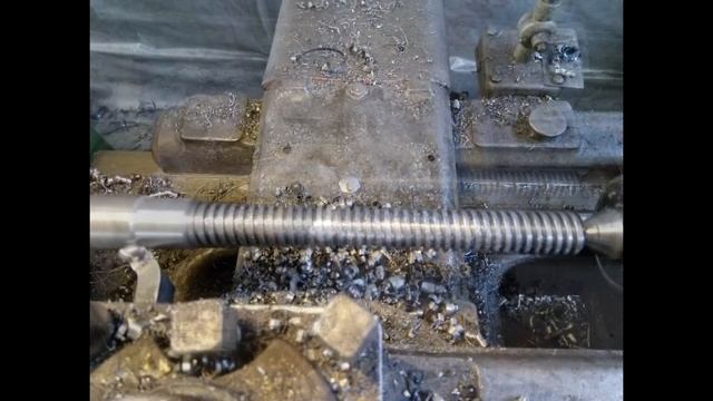 Изготовление винта на тиски 24х5 смотреть онлайн