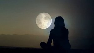 ЭТА ЖЕНЩИНА В ОКНЕ. Романс под гитару. Исполняет Татьяна Снитко.