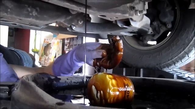 Oil change, how to, 2000 GMC Sierra смотреть онлайн