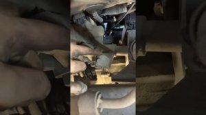 Suzuki Swift замена втулок стабилизатора