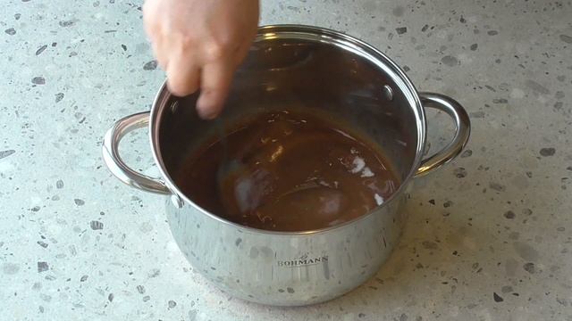 Нежный десерт из ряженки и шоколада
