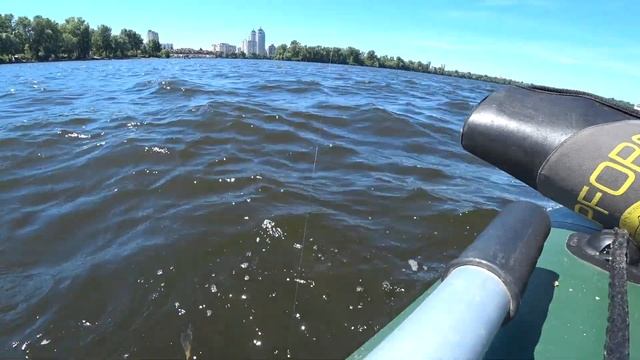 Рыбалка с лодки летом. Лещ. Киев смотреть онлайн