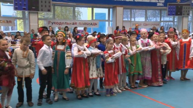 Осенняя ярмарка в школе "Самбо-70" смотреть онлайн