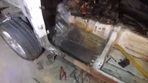 Как заменить пол и пороги автомобиля. №5 Ремонт поддомкратников и порогов.