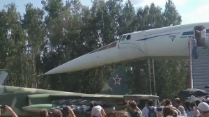День воздушного флота в Монино (музей авиации). Сверхзвуковой Ту-144 внутри салона. Monino airplane