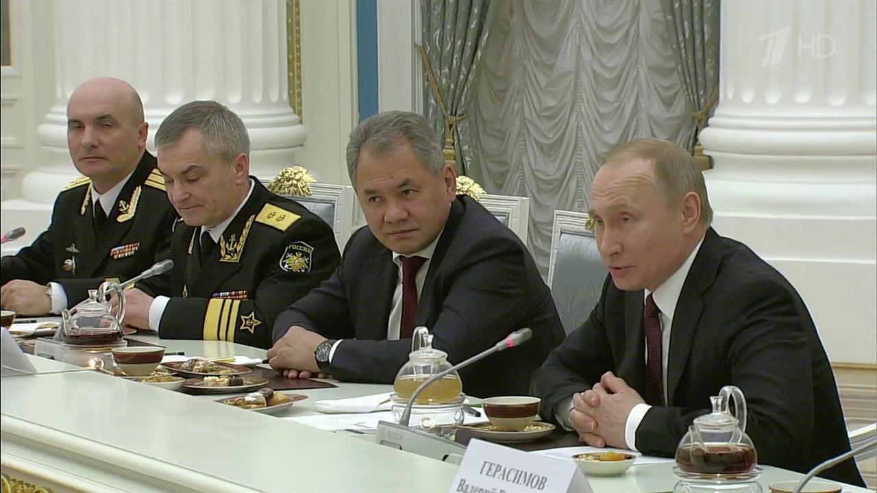Президент провел торжественную встречу с военнослу...азывали помощь сирийцам в борьбе с террористами