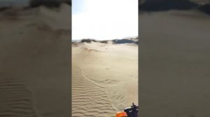 на скутере honda zoomer (хонда зумер) по песку (on the sand).