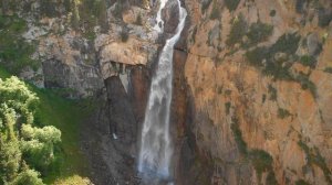 Водопад "Слезы барса". Барскоон. Кыргызстан / Waterfall "Tears of a leopard". Barskoon. Kyrgyzstan