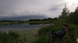 Рыбалка в деревне на пруду. Ловлю ротана.