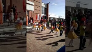 Танец старшей группы детского сада пчёлка на день защиты детей в товарково 2016год