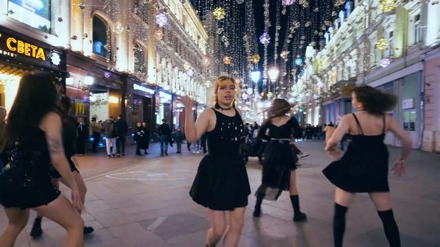 [K-POP IN PUBLIC | ONE TAKE] LE SSERAFIM(르세라핌) ‘FEARLESS’ dance cover by MICHIN YOJAS Russia смотреть онлайн