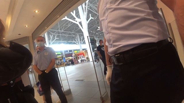 Лысый псих Мега-Парнас Насадил неадеквата на Шпагу смотреть онлайн