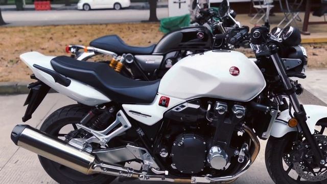 HONDA CB1100EX VS CB1300 SF
