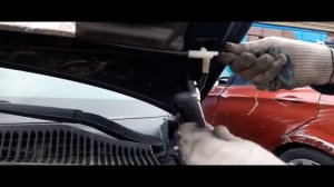 Установка упора капота на Subaru Outback 3