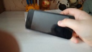 Нашел айфон на улице у дома у мусорки