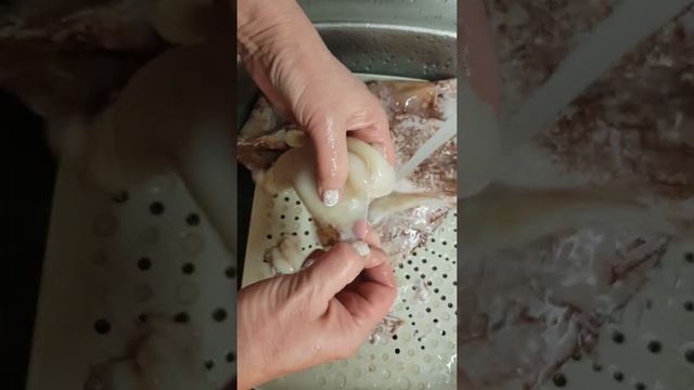 Как почистить кальмар, быстро, кальмар, блюдо к новому году,салат. смотреть онлайн