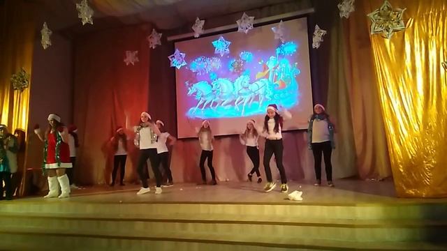 Танец деда мороза и снегурочки.ГБОУ школа 1269 (3корпус ) 6А класс