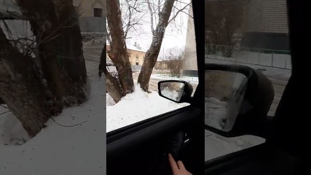 Дребезг стекол Лада Гранта