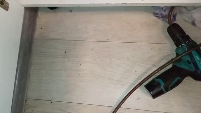 Замена сифона , устранение засора.