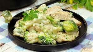Безупречный вкус.
ГРУДКА С БРОККОЛИ В СЛИВОЧНОМ СОУСЕ