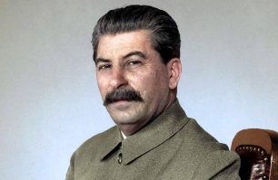 «Выдеру тебе усы!» Отважный командир бросил вызов самому Сталину. Как сложилась после его судьба