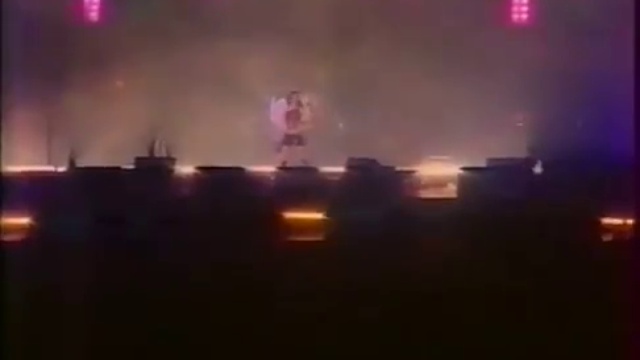 Vanessa Paradis - 2 tracks live La Rochelle @ Le Cercle De Minuit, 15jul93 смотреть онлайн