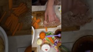 Домашняя индейка в духовке с картофелем и мандаринами