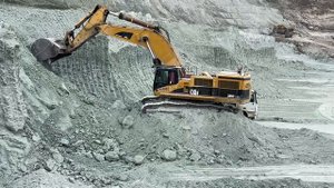 Caterpillar 385C Excavator Loading Trucks - Ektor Ate