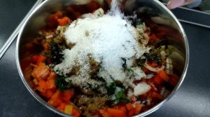 ЧТО ПРИГОТОВИТЬ ИЗ ПЕРЕРОСШИХ ОГУРЦОВ ▶️ ГРУЗИНСКИЙ САЛАТ