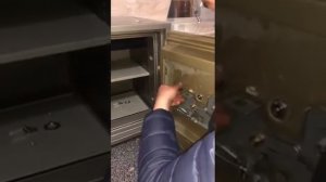 Как быстро заменить личинку замка сейфа "Топаз"