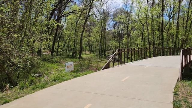 Исследуем Арканзас / штат горного велоспорта ? Bentonville - город где появился первый Walmart! смотреть онлайн