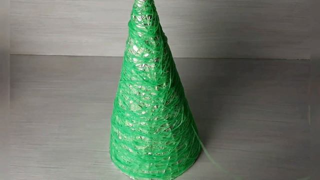 Новогодняя елка своими руками! Декоративная елка из ниток на Новый год! смотреть онлайн