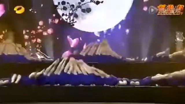 Best piano leg dance смотреть онлайн