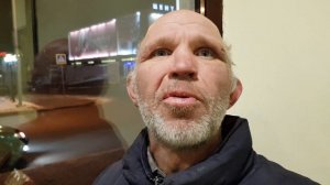 Бомжу 45 лет. Научит как стать бомжом