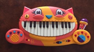 B. Toys Meowsic Keyboard