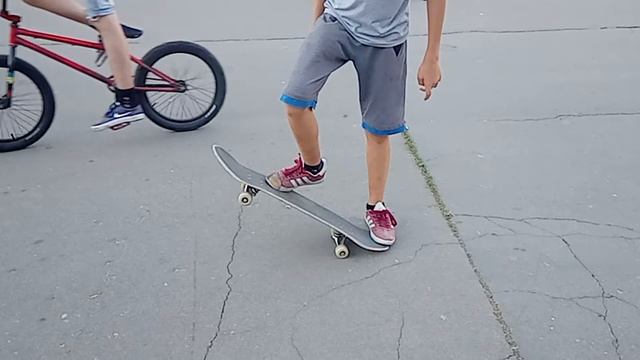 Как сделать кикфлип на скейтборде смотреть онлайн