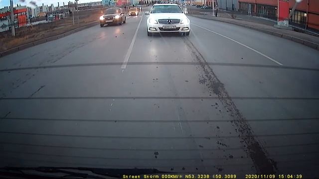 Видеорегистратор Street Storm CVR-N8820W-G, задняя камера, день смотреть онлайн