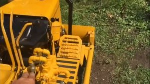 Минитрактор на гусеничном ходу.