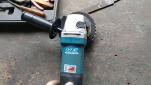 новая болгарка Mакита с регулировкой GA5040C