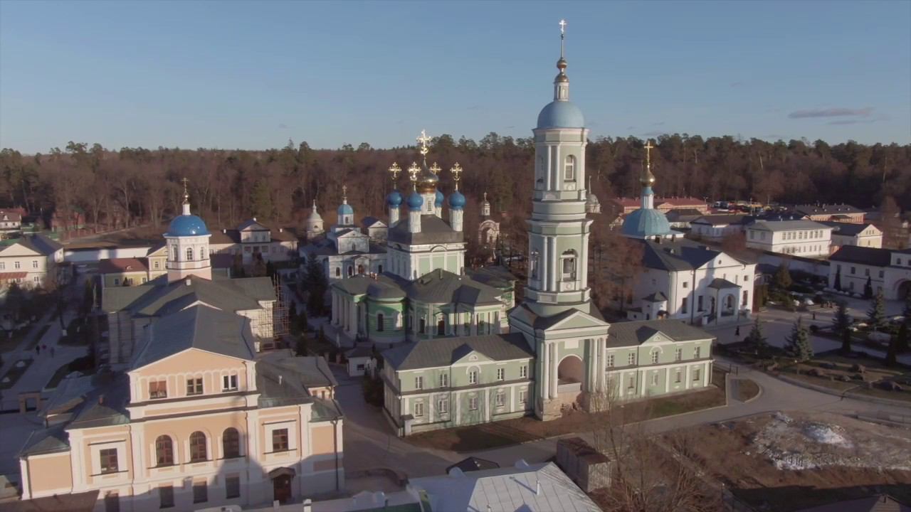 Колокольный звон на Светлой седмице в монастыре Оптина пустынь.