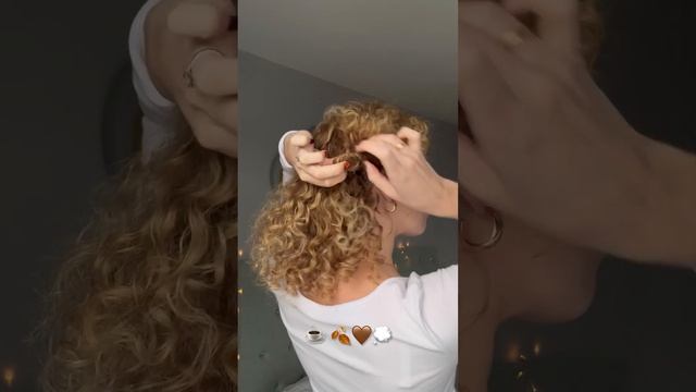 Autumn curly hairstyle idea #curlyhairuk #naturalcurly #curlyhairstyleidea