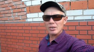 Обшивка дома фасадными панелями. Продолжаю обшивать дом фасадными панелями. Закончил одну стену.