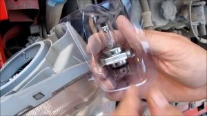 Changing bulb in front headlight for Chevrolet Spark / Matiz, audio: English