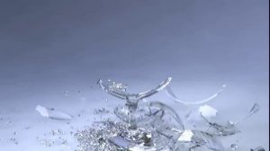 Разбивающийся стакан